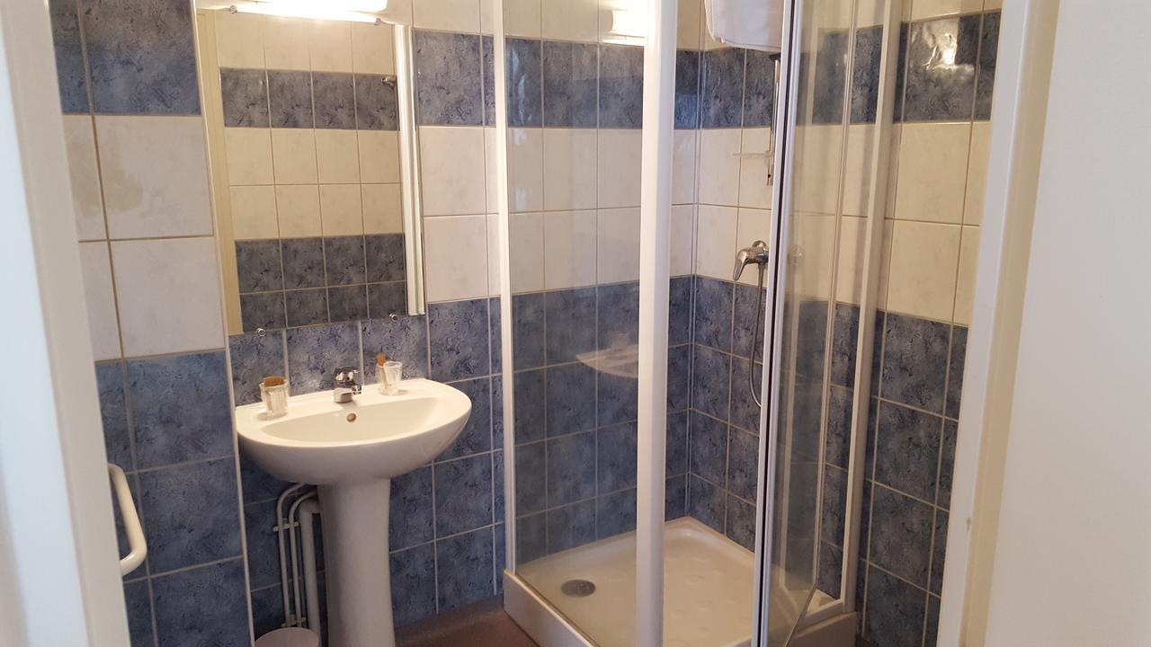 Auberge Le Cheylet Apchon Buitenkant foto