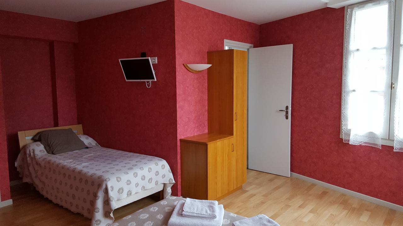 Auberge Le Cheylet Apchon Buitenkant foto